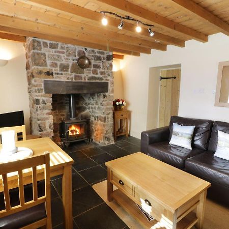 Menai Cottage Llanfairpwllgwyngyll Exteriör bild